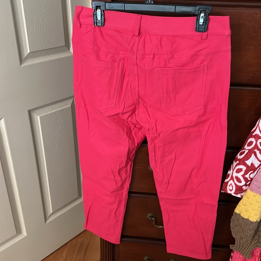 Womens capris - Picture 2 of 3